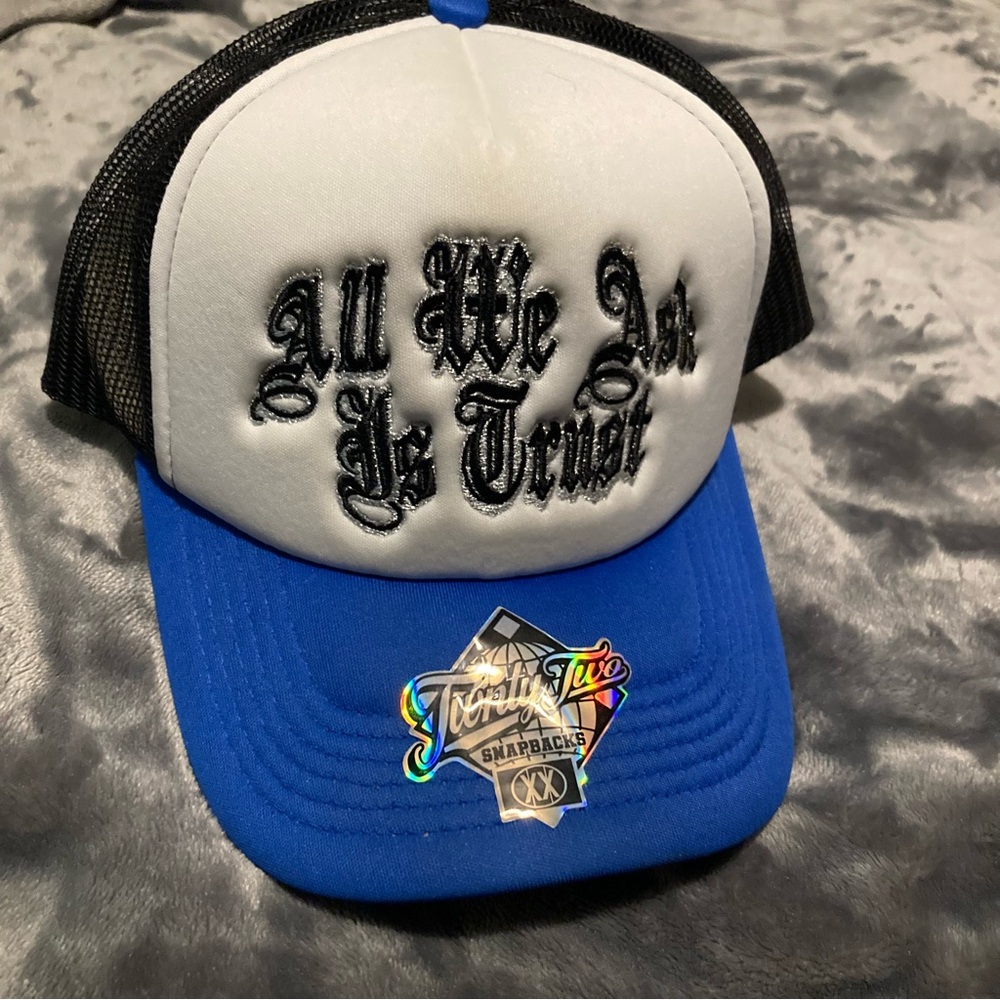 Twnty Two SnapBack Blue White Black Silver Hat NWT
